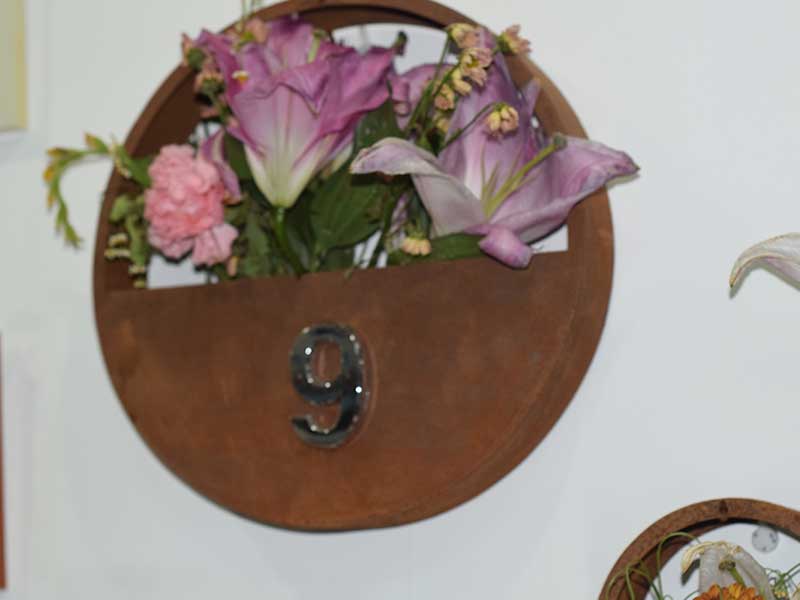 <h3>Custom Corten Steel Planters: Design Options & Benefits</h3>
